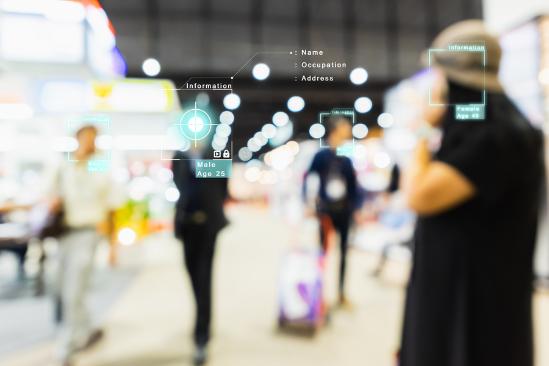 安全、情报和调查实务“,